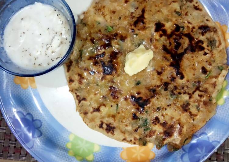 Recipe of Quick Aloo Paratha with Masala Yoghurt