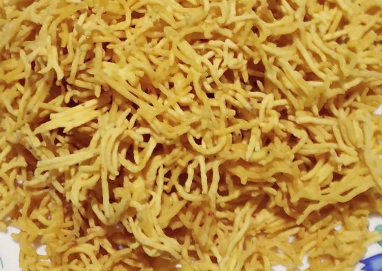 Steps to Make Super Quick Homemade Hing Sev