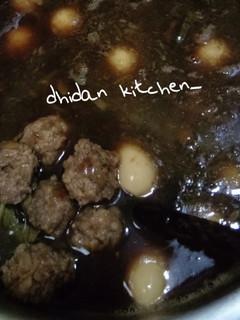 Foto resep 8.Semur bola daging dan telur puyuh #bikinramadanberkesan