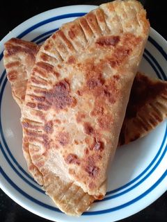 A picture of Pizza Paratha.