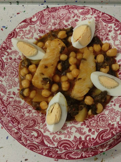 Una foto de Garbanzos con bacalao y espinacas