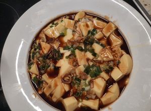 Hình của món Tàu hũ hấp trứng xì dầu.