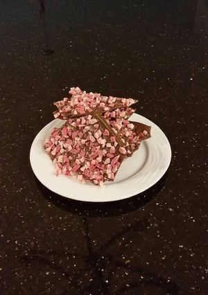 A picture of Peppermint Bark.