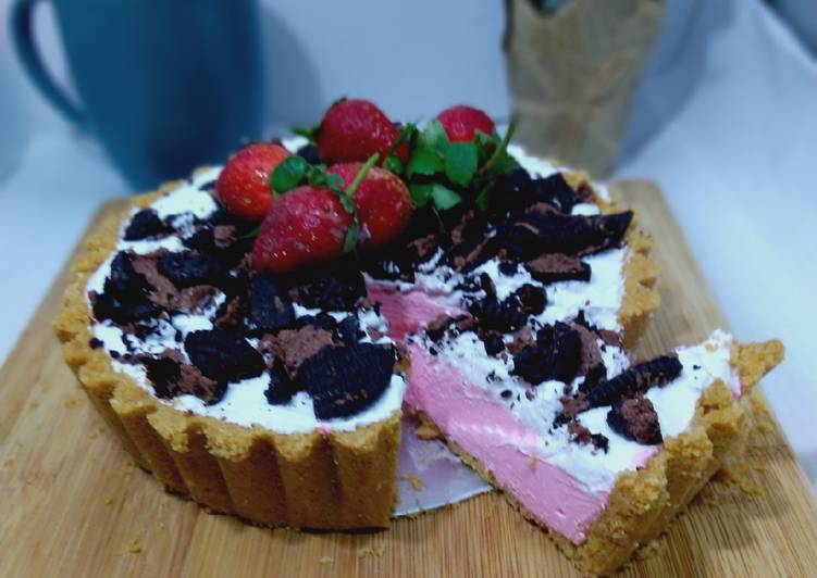 Cara Membuat Strawberry Oreo Mouse Pie Yang Lezat