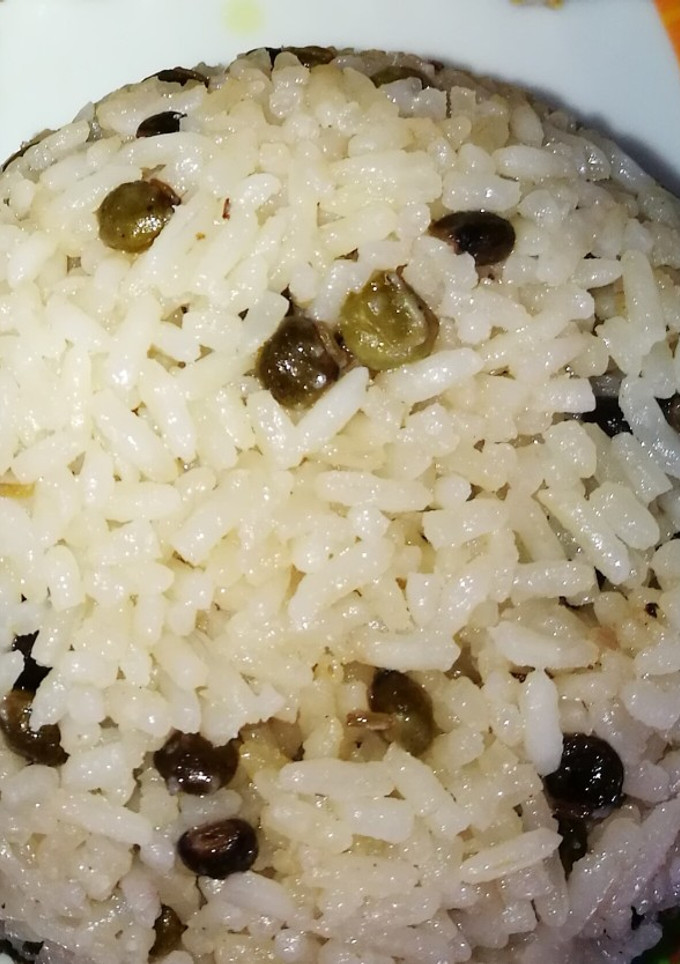Una foto de Arroz con Coco y Guandú o Guandules