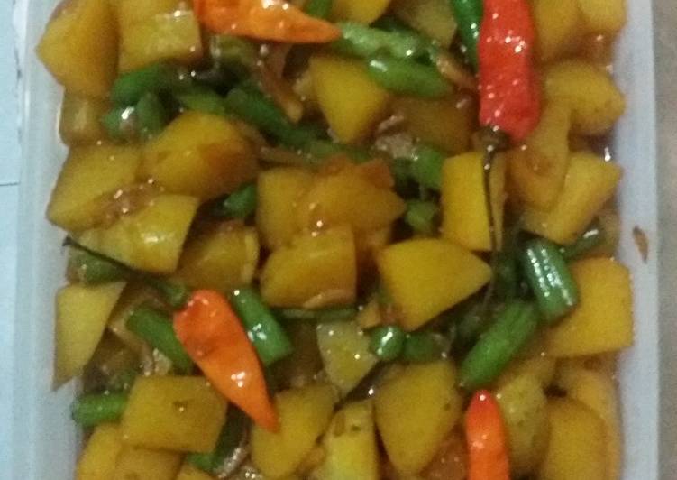 Langkah Mudah untuk meracik Tumis Kentang Buncis Nyemek yang Menggugah Selera