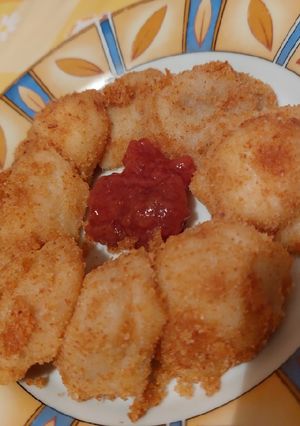 Édes, túróval es eperdzsemmel töltött ravioli durum lisztből recept fotója
