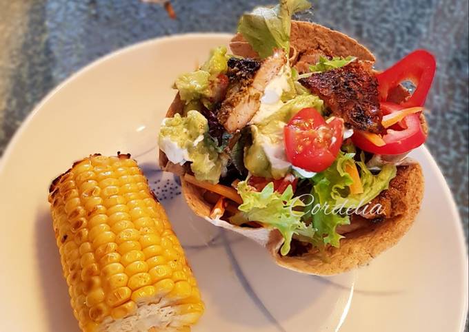 Bagaimana Menyiapkan Tortilla salad bowl &amp; Jamaican chicken yang Bikin Ngiler