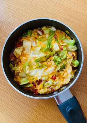 Hình của món Trứng chiên bắp cải cà chua.