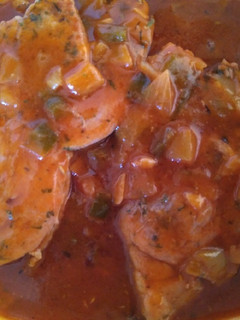Una foto de Chuletillas de pavo en salsa de tomate