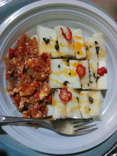 A picture of Yam and egg sauce.