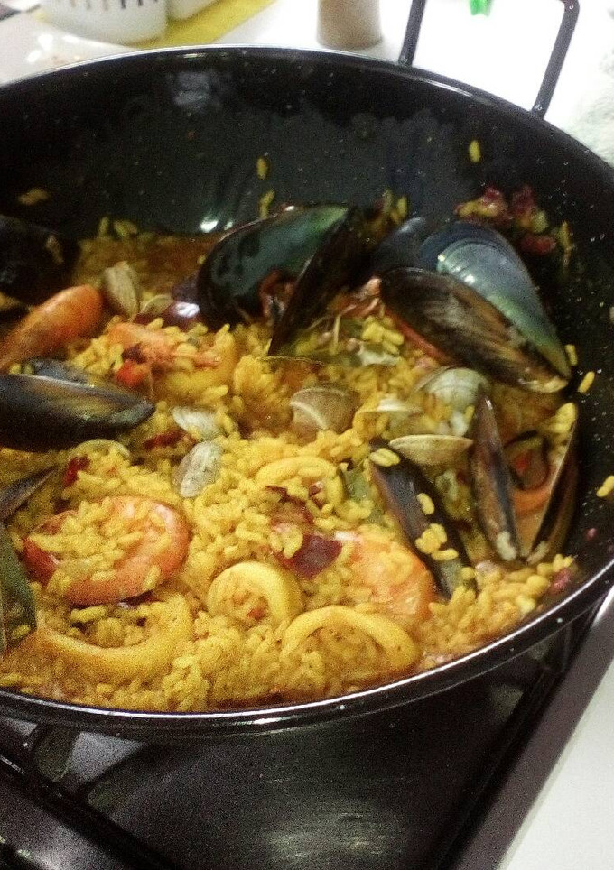 Una foto de Arroz marinero de rechupete 😊😊😊
