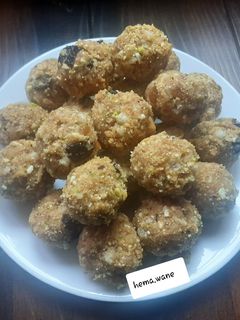 डिंकाचे लाडू (dinkache laddu recipe in marathi) रेसिपी चे मुख्य फोटो