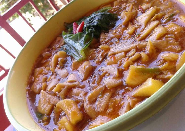 BEUSEUS NAMUL (Korean Stir Mushroom with Spicy Garlic Sauce)