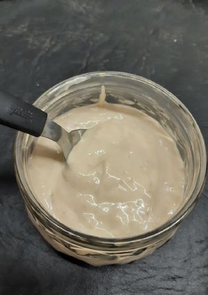Una foto de Salsa para ensalada César😋