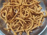 તીખા ગાંઠિયા (Tikha Ganthia Recipe In Gujarati)