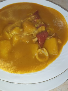 Una foto de Guiso de patatas con pota