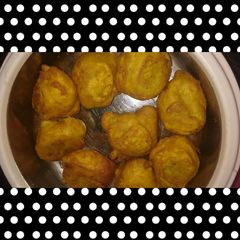 A picture of Vadapav (Mumbai special).