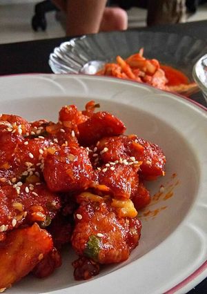 Foto resep Korean Spicy Fried Chicken chunks (yangnyeom tongdak)