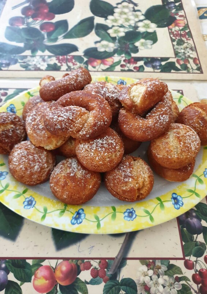 Una foto de Buñuelos de coco rallado