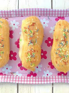 Una foto de Éclairs o Petisus de crema pastelera