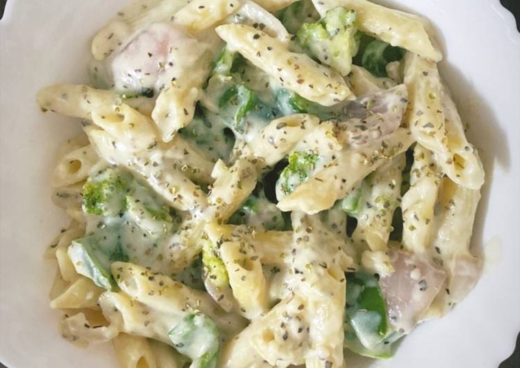 Steps to Prepare Favorite White Sauce Pasta