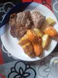 Bondiola y pollo al horno con papas y boniatos