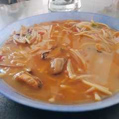 Una foto de Fideos a la cazuela de pescado ricos y baratos!!