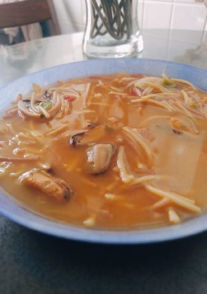 Una foto de Fideos a la cazuela de pescado ricos y baratos!!