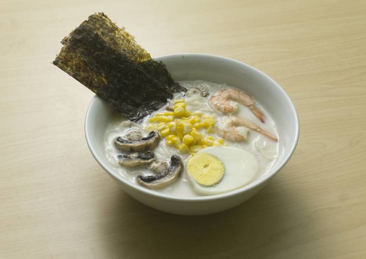 White Curry Noodle ala Bumbu Rempah Nusantara