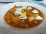 Guiso de garbanzos con bacalao