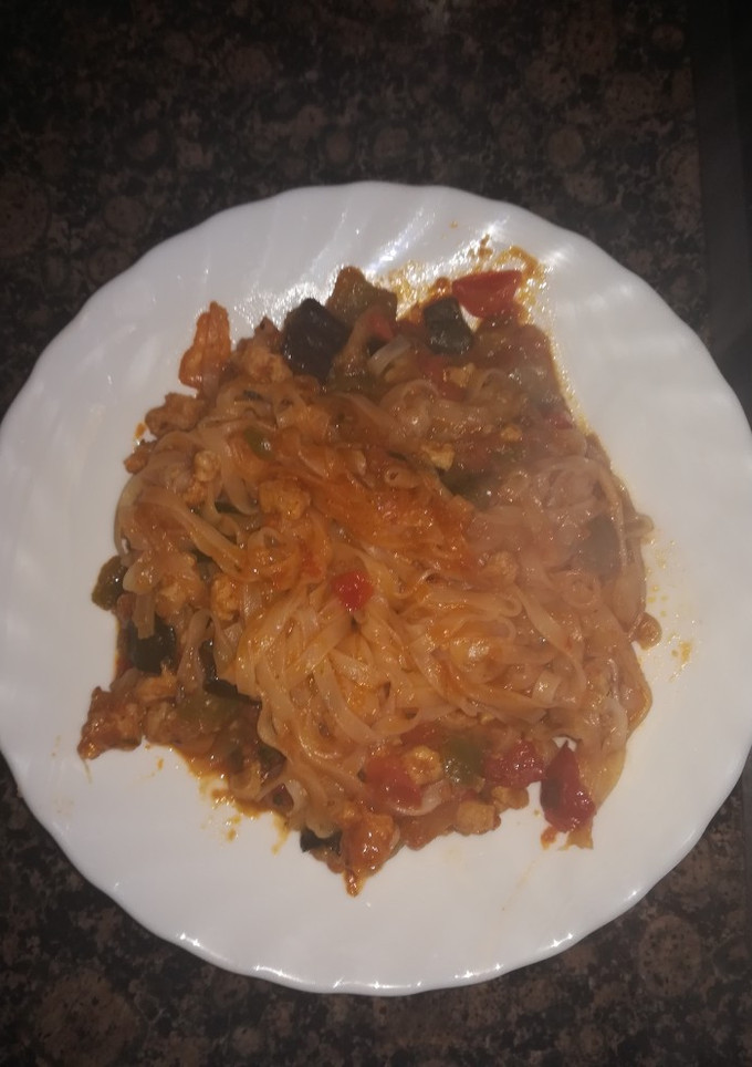 Una foto de Fideos de arroz con soja texturizada