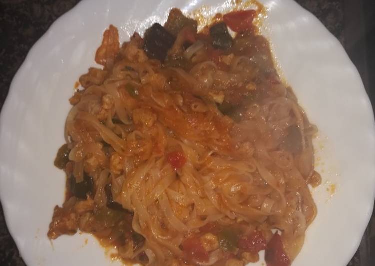 Fideos de arroz con soja texturizada