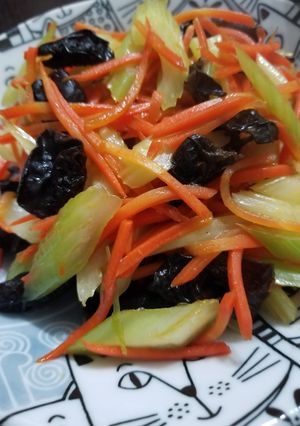 A picture of Chinese Quick Vegetables Stir Fry celery, cloud ear, carrot mix.