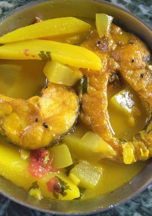 লাউ দিয়ে রুই মাছের ঝোল (Lau die rui macher jhol recipe in bengali) রেসিপির প্রধান ছবি