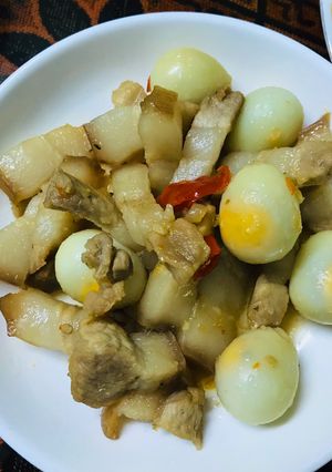 Hình của món Thịt kho trứng.