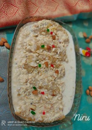 A picture of Poori ki kheer Luchir payesh.