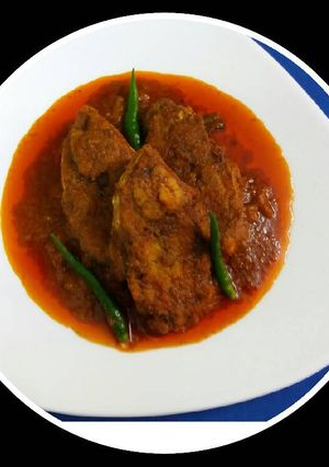 A picture of Ilish korma.