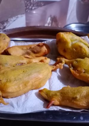 मिरची पकोडा (mirchi pakoda recipe in marathi) रेसिपी चे मुख्य फोटो