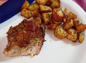 Una foto de Solomillo de cerdo con papas en la air fryer
