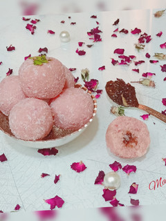 A picture of Rose Gulkand ladoo.