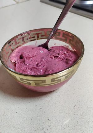 A picture of Keto ice cream berry recipe. Ninja creami.