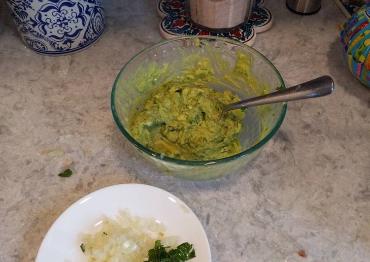 Step-by-Step Guide to Make Any-night-of-the-week Guacamole