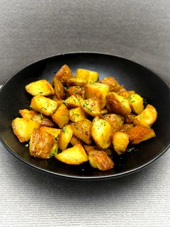 عکسی از دستور سیب زمینی تنوری (Oven Roasted Potatoes)