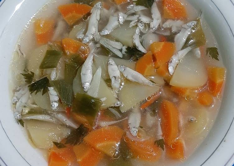 Sop wortel kentang + teri basah