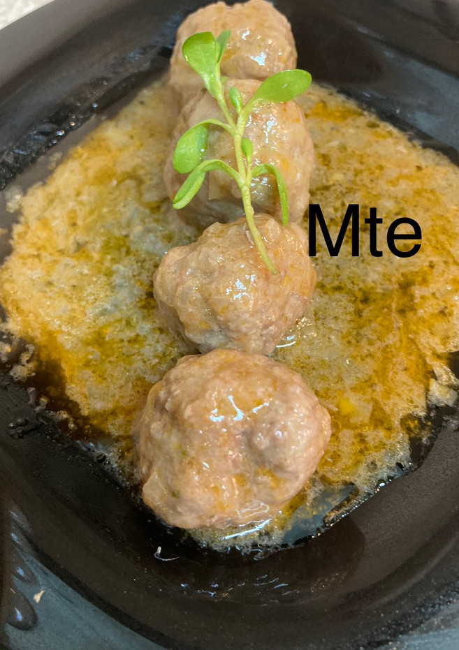 Una foto de Albóndigas en salsa Mte