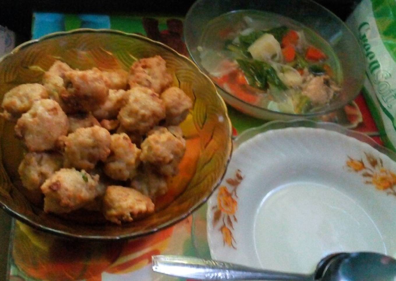 Sup perkedel daging ayam