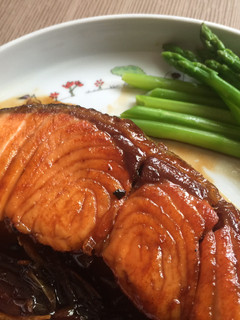 (鮭魚兩吃) 照燒鮭魚 @188懶人料理 的食譜成品照片