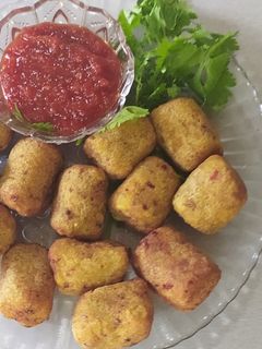 ગાર્લીક પોટેટો બાઇટ્સ રેસીપી મુખ્ય ફોટો