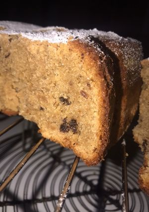 Una foto de Pan dulce en horno de pan (atma)